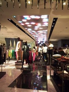 isetanrunway.jpg